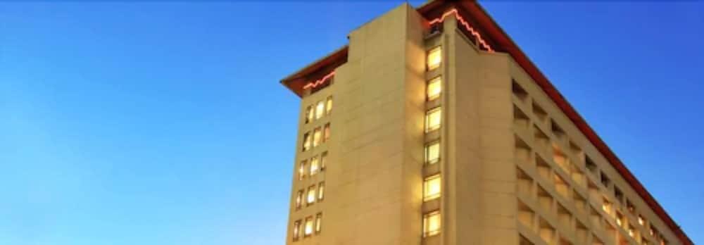 Hotel Bidakara Jakarta Kültér fotó
