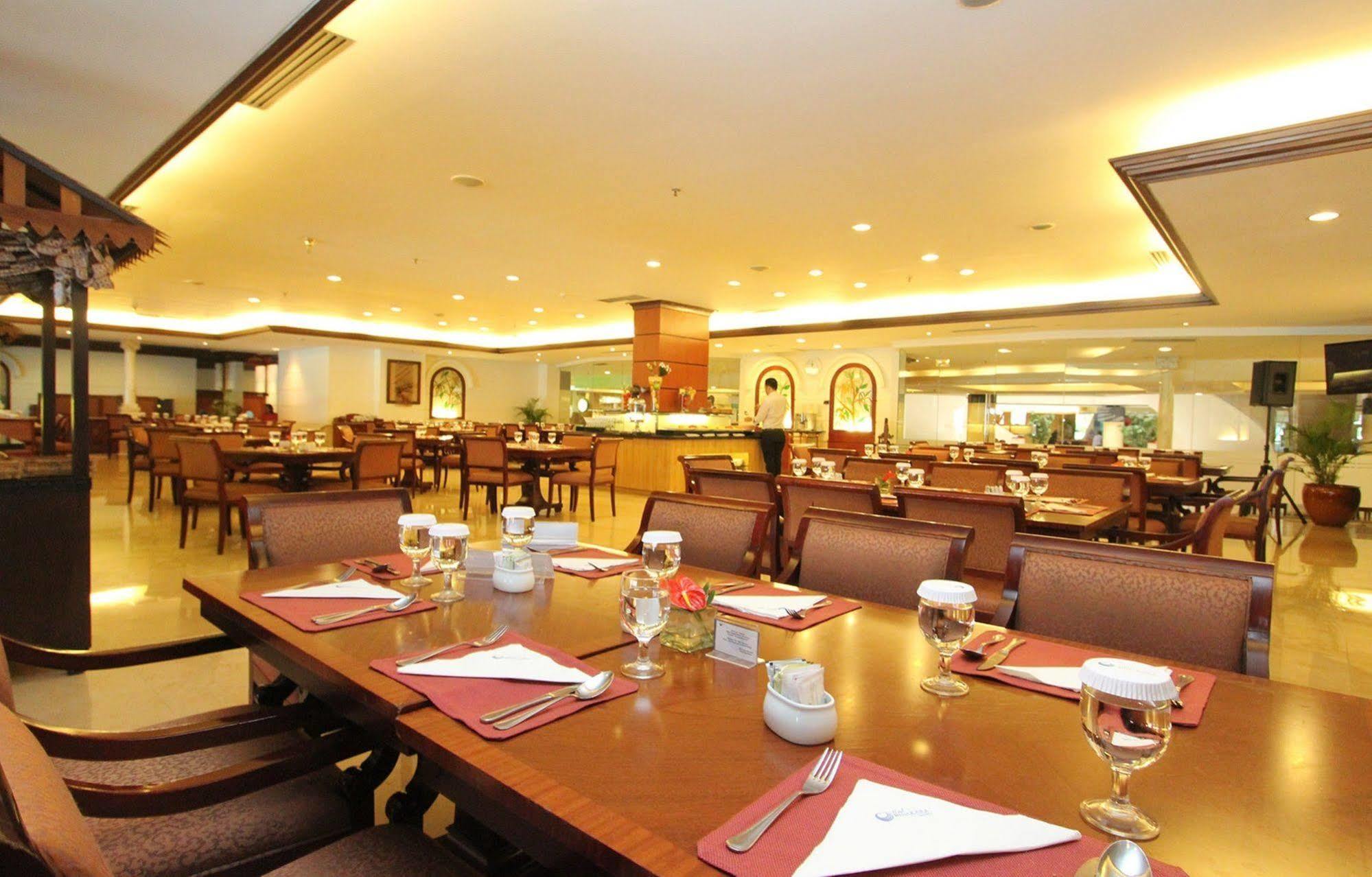 Hotel Bidakara Jakarta Kültér fotó