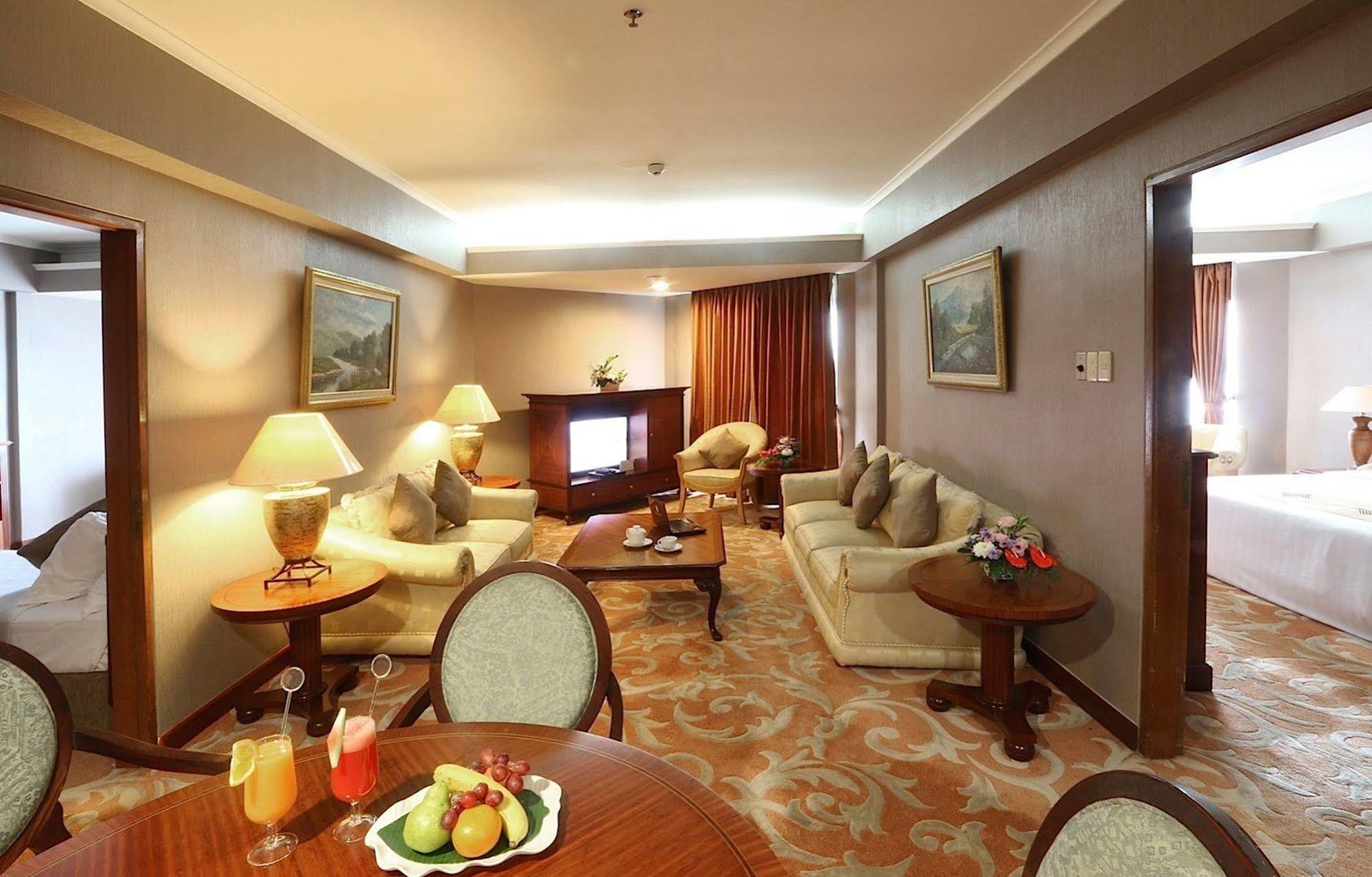 Hotel Bidakara Jakarta Kültér fotó