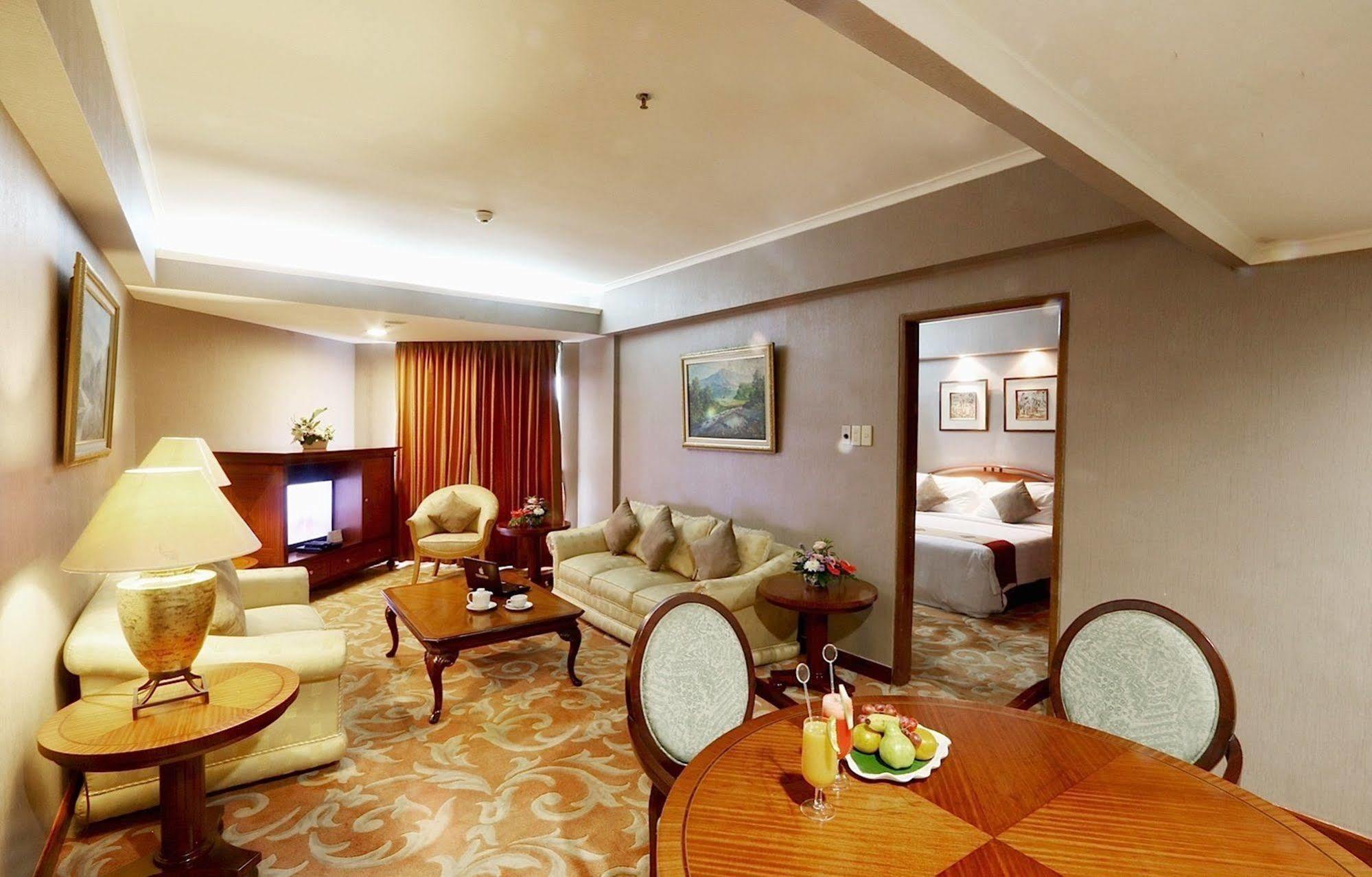 Hotel Bidakara Jakarta Kültér fotó